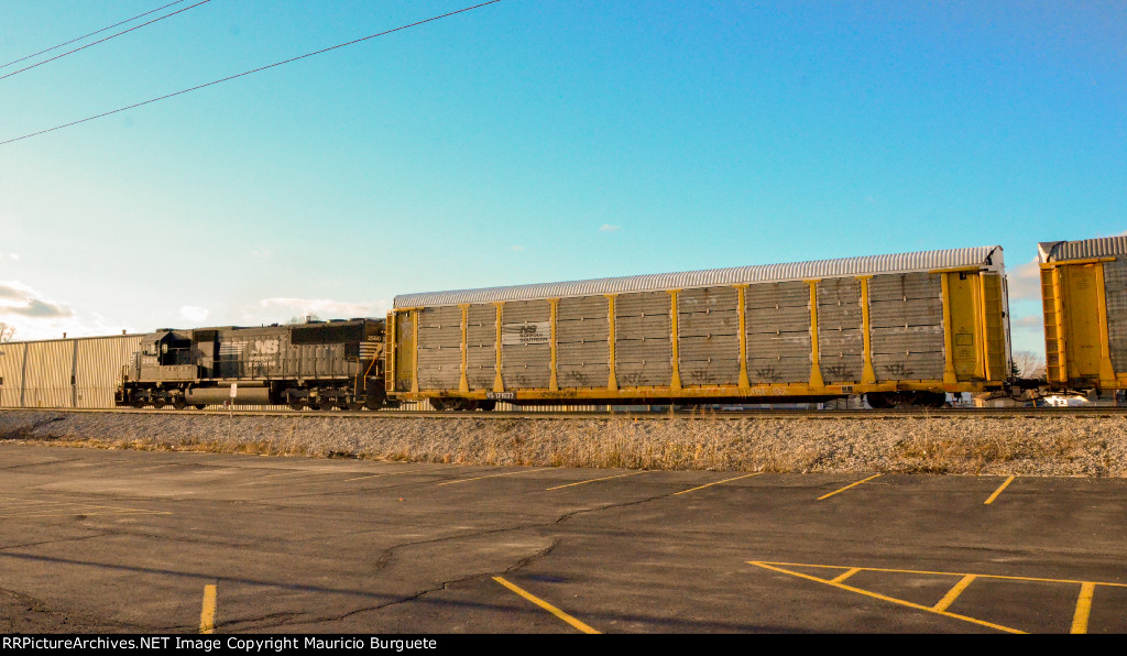 NS SD70 Locomotive